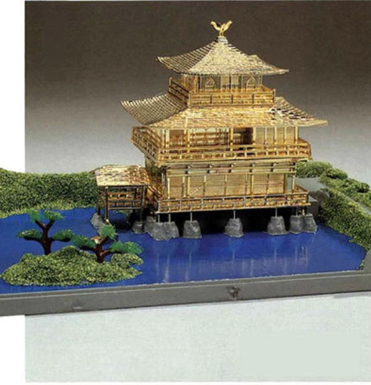 Doyusha NG12 Japanese Kyoto Kinkakuji Temple (Gold) 1/200 Scale Plastic Model 2 Doyusha NG12 Japanese Kyoto Kinkakuji Temple (Gold) 1/200 Scale Plastic Model - Image 2