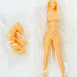 Hasegawa 12 Real Figure Collection No.06 Blonde Girl Vol.3 Figure Kit (1/12 Scale) -Japan Figure shop 522848 3 70769.1620978168